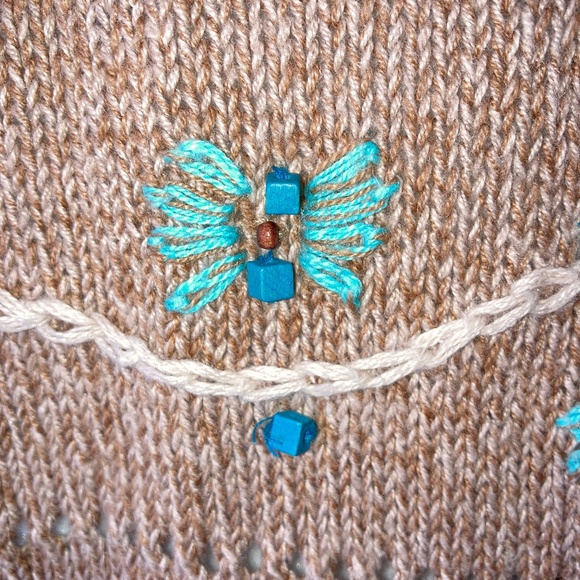 V Neck Brown Sweater w Turquoise Beads Yarn - Picture 6 of 9